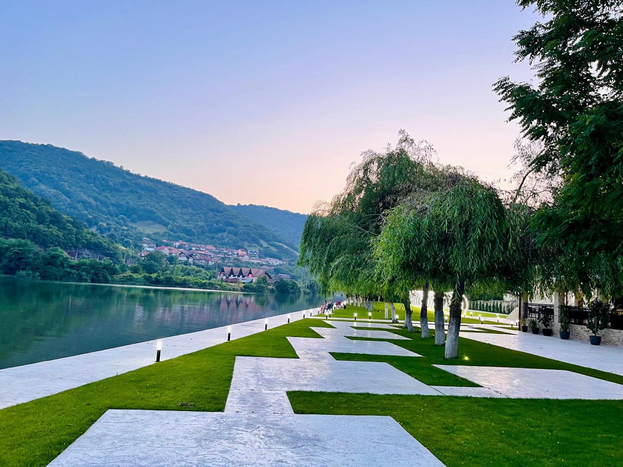Vega Resort Restaurant & Lodge Orşova المظهر الخارجي الصورة