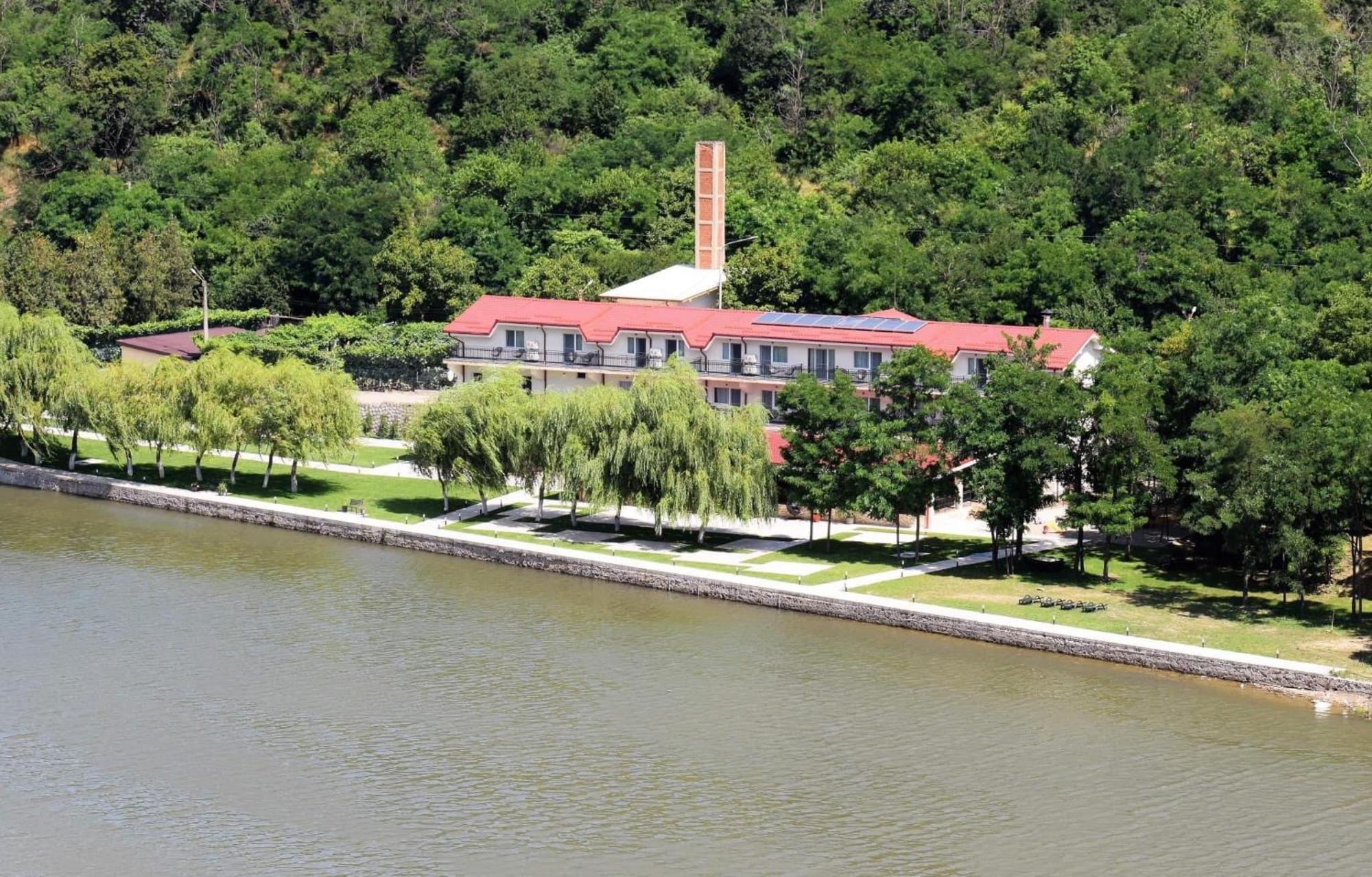 Vega Resort Restaurant & Lodge Orşova المظهر الخارجي الصورة